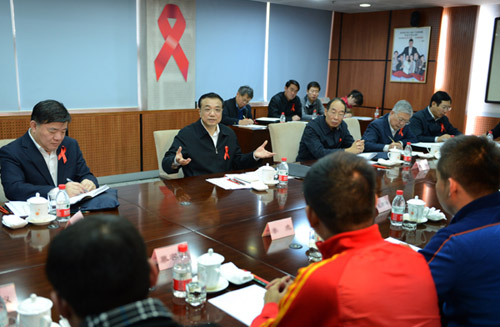 李克强：发挥社会力量作用 共同应对艾滋病挑战